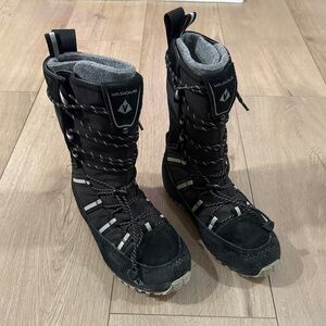 Vasque 7834 Lost 40 Snow Winter Hiking boots Vibram black grey Women’s Size 6